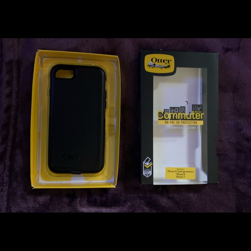 Commuter Otterbox with the original box.